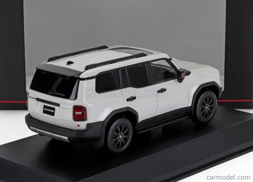 Kyosho Toyota Land Cruiser 250 Zx Rhd 2024 - disky 18" 1:43 White Pearl