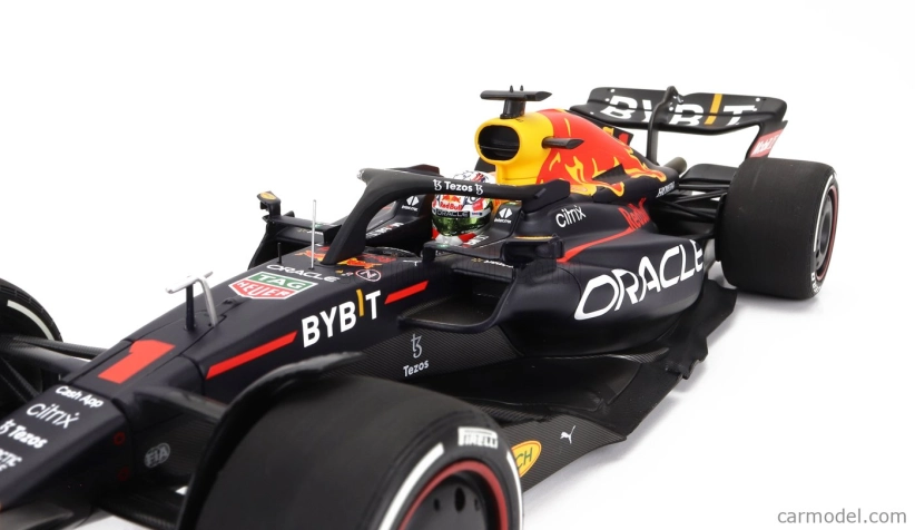 Minichamps Red bull F1 Rb18 Team Oracle Red Bull Racing N 1 1:18, tmavě modrá
