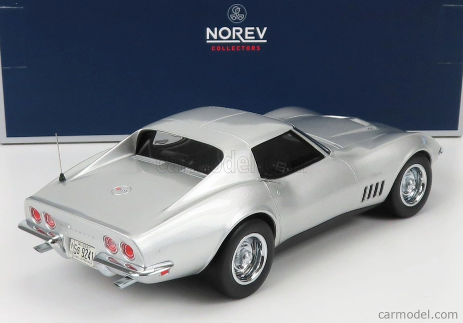 Norev Chevrolet Corvette Coupe 1969 1:18 Strieborný