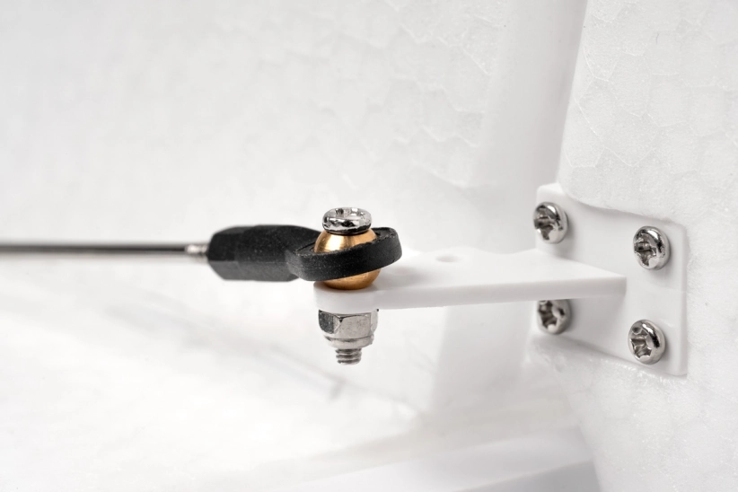 RC lietadlo Alpha 1500 V2 ARF, červené