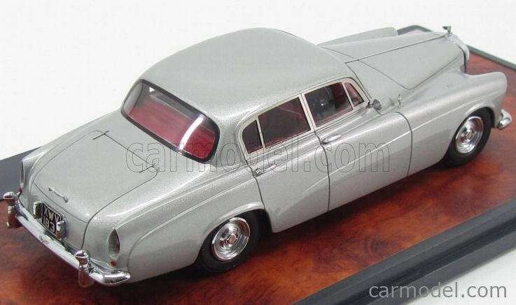 Matrix modely v mierke 1:43 Bentley S2 Continental Sports Saloon Hooper 1959 Strieborná