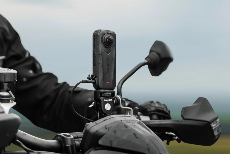 Insta360 X4 Air Starter Bundle (černá)