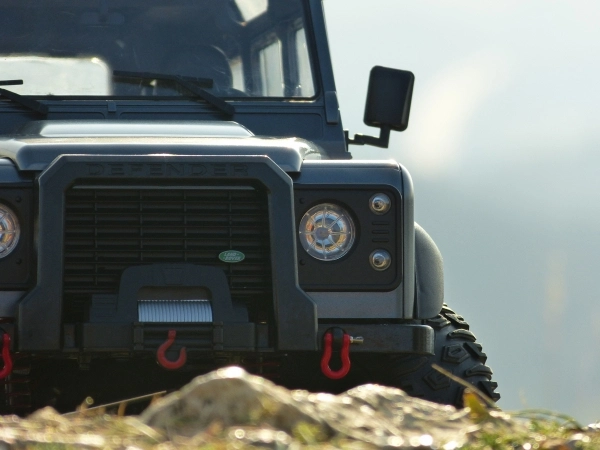 RC auto Land Rover Defender D110 Wagon 1:8, RTR