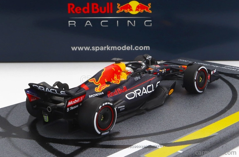 Spark-model Red bull F1 Rb18 Team Oracle Red Bull Racing N 1 Winner Abu Dhabi Majster sveta 2022 Max Verstappen 1:43 Matná modrá žltá červená