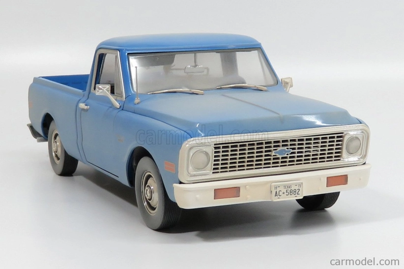 Highway61 Chevrolet C-10 Custom Pick-up 1970 - Texaský masaker motorovou pílou 1:18 Svetlomodrá