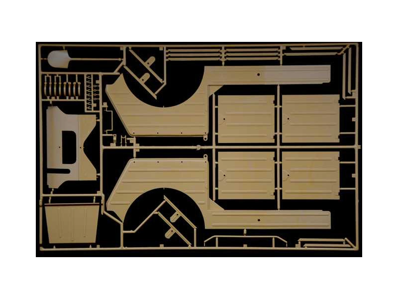 Italeri Kdf.1 Typ 82 Kübelwagen (1:9)