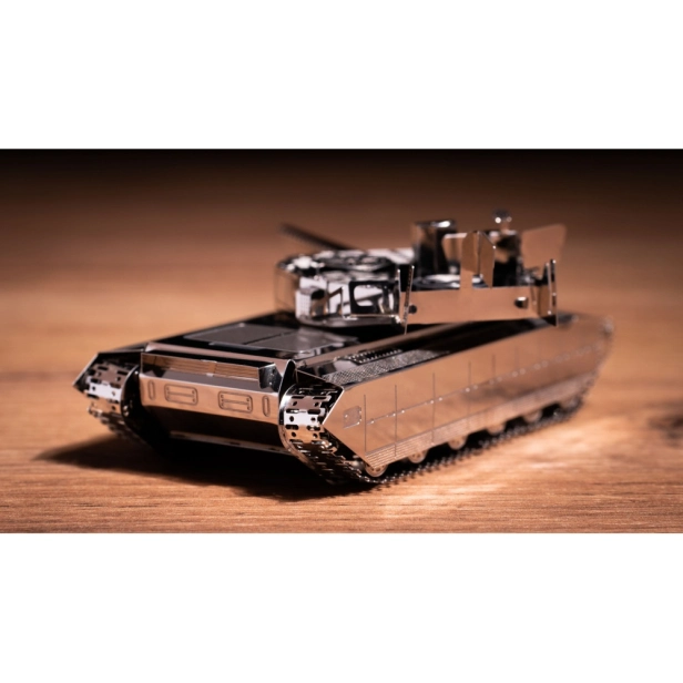 Ocelová stavebnice tank Oplot T-84