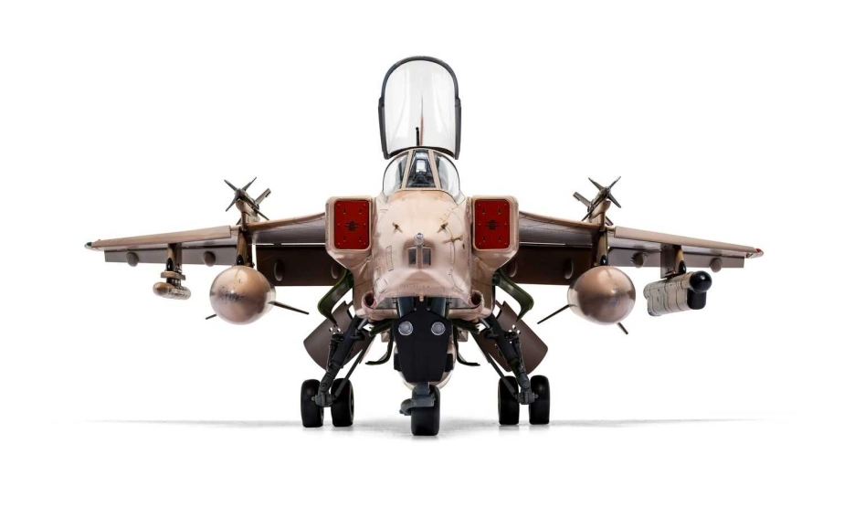 Classic Kit lietadlo A11010 - SEPECAT Jaguar GR.1/GR.1A (1:48)