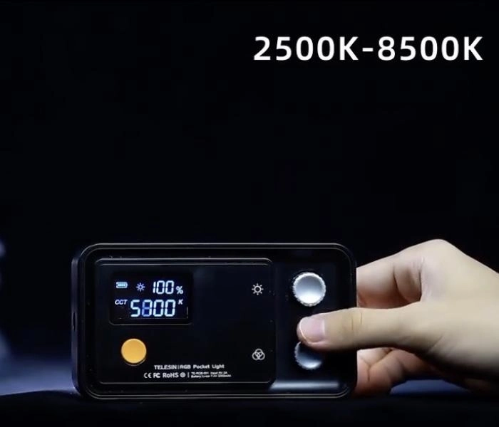 Nastaviteľné RGB vreckové svetlo (vr. batérie)