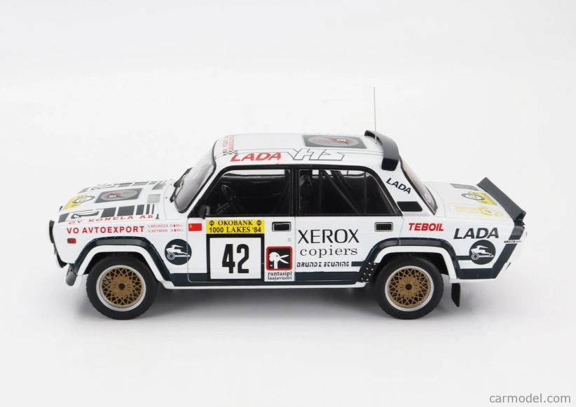 Ixo-models Lada fiat 2105 Vfts (night Version) N 42 Rally 1000 Lakes 1984 S.brundza - V.neyman 1:18 Bílá Černá