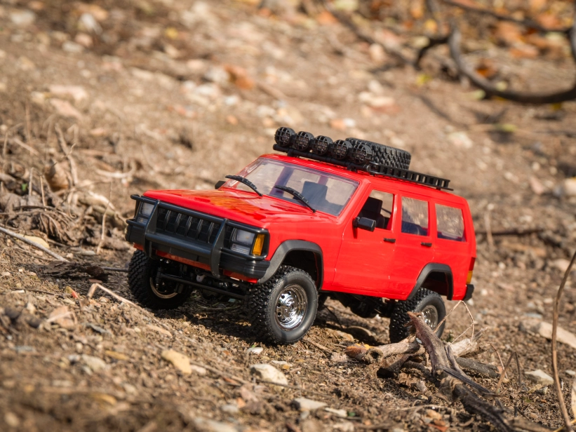RC auto RMT SUV Legend 1:12 4WD, červená + náhradní baterie