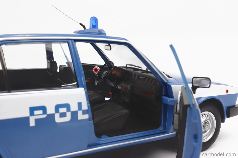 Mitica-diecast Alfa romeo Alfetta 2000 Polizia Stradale 1978 Police 1:18 Modrá Bílá