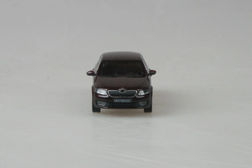 Abrex Škoda Octavia III (2012) 1:43 – rosso brunello metalíza