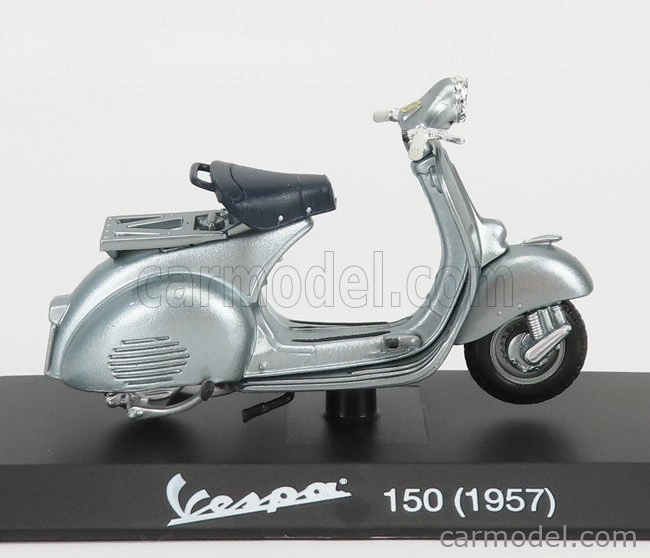 Edicola Piaggio Vespa 150 1957 1:18 strieborná