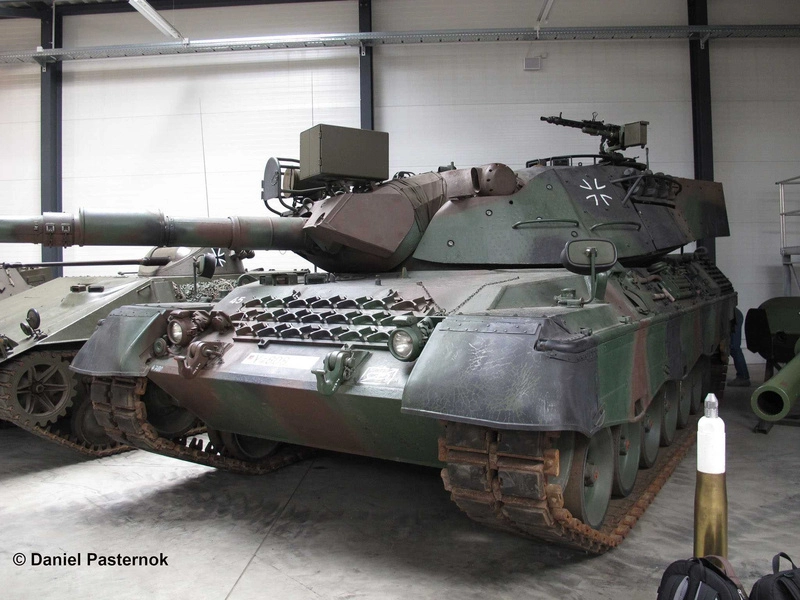 Revell Leopard 1 A1A1-A1A4 (1:35) (darčeková súprava)