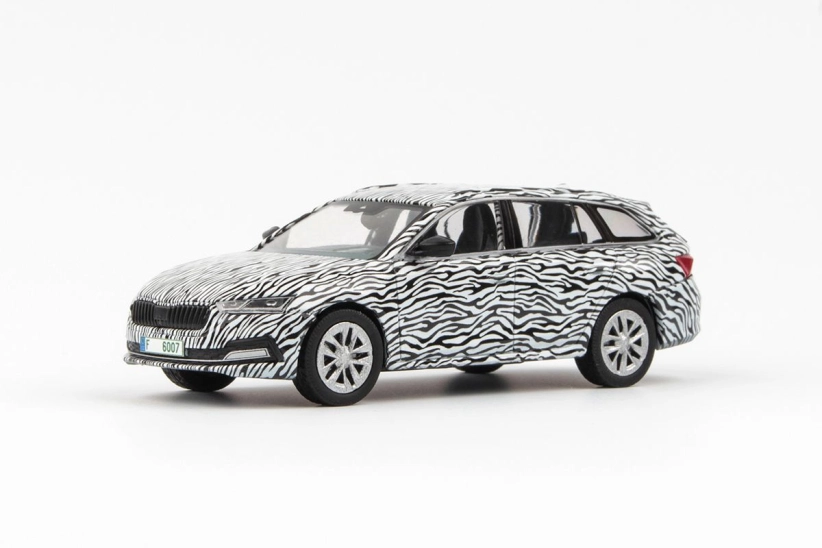 Abrex Škoda Octavia IV Combi (2020) 1:43 - Maskovaný Prototyp