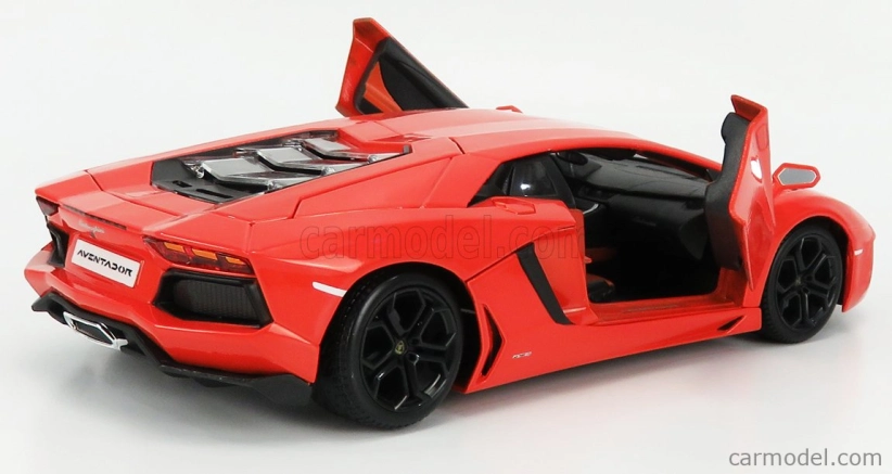Bburago Plus Lamborghini Aventador LP 700-4 1:18 oranžová metalíza