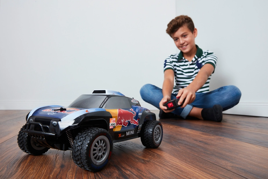 RC auto Red Bull X-raid Buggy 1:16