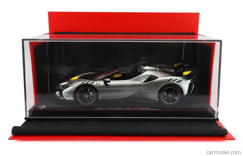 Bbr-models Ferrari Sf90 Xx Stradale Spider 2024 - Con Vetrina - With Showcase 1:18 Grigio Competizione - Šedá Žlutá Černá