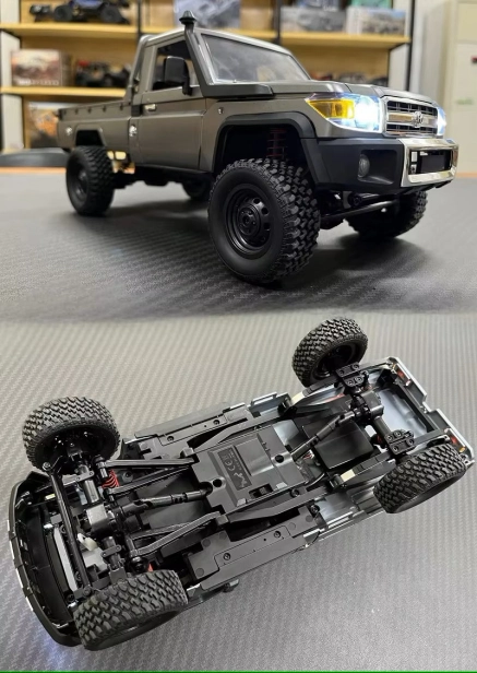 RC auto Land Cruiser Toyota PRO, stříbrná + náhradní baterie