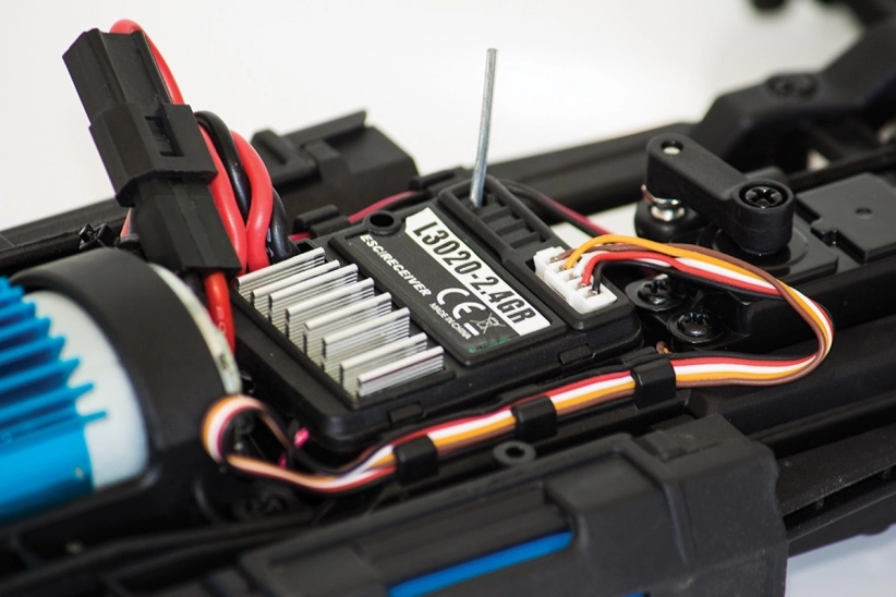 RC auto FUNTEK MT4 elektro Offroad Monster truck