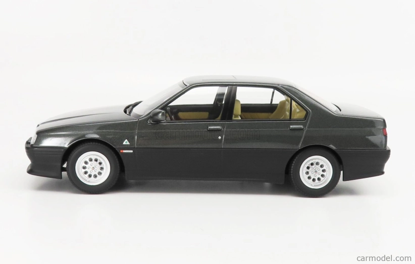 Triple9 Alfa romeo 164 Q4 1994 - Béžový interiér 1:18 Dark Grey Met