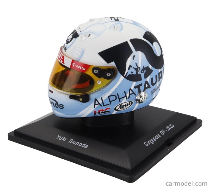 Spark-model Arai helmet F1 Casco Helmet At04 Team Alpha Tauri N 22 Singapore Gp 2023 Yuki Tsunoda 1:5 Bílá Světle Modrá