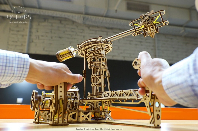 Ugears 3D drevené mechanické puzzle lietajúce stroje