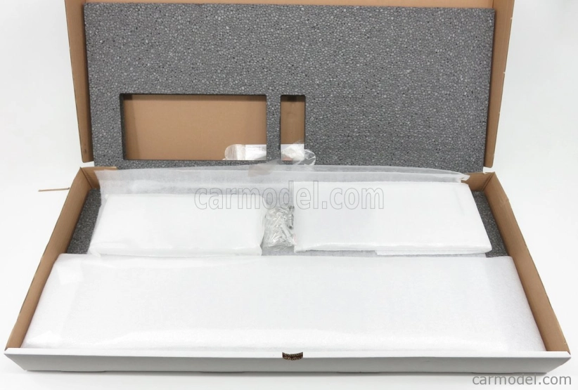 Atlantic Vetrina display box Espositore - For 5 Cars 1/18 Lungh.lenght Cm 36.8 X Largh.width Cm 12.5 X Alt.height Cm 70.0 (altezza Utile Tra I Ripiani Cm 12.0 Inner Height Among Shelves) 1:18 Plastový Displej