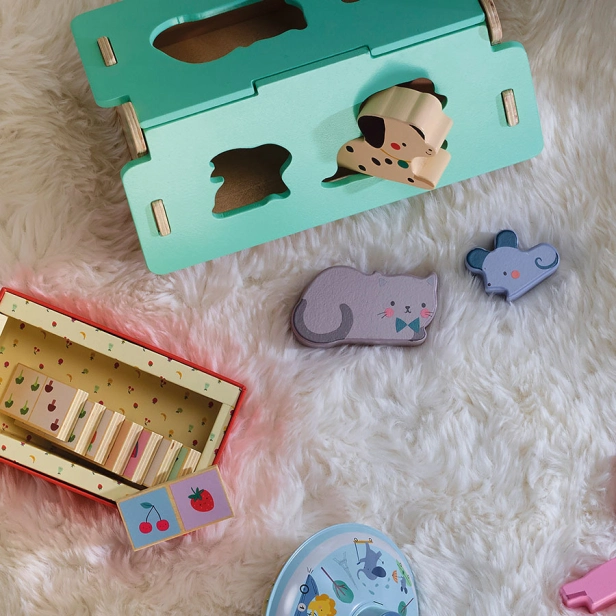 Vilac Dřevěná vkládačka Domeček pro zvířátka Sarah Betz