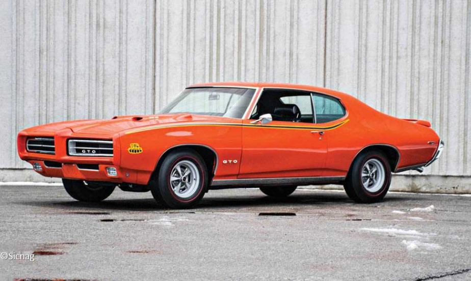 Plastic ModelKit MONOGRAM auto 4530 - 69 Pontiac GTO "The Judge" 2N1 (1:24)