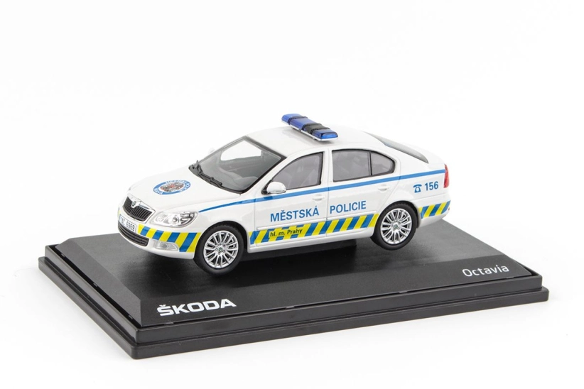 Abrex Škoda Octavia II FL (2008) 1:43 - MP Praha 04