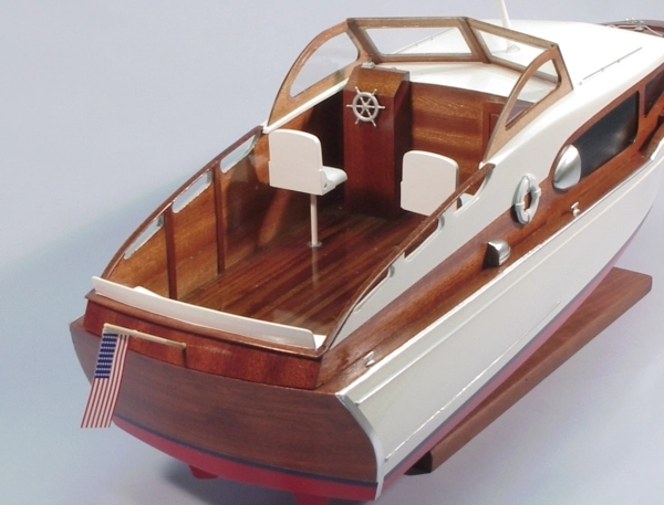 1954 Chris-Craft Commander rýchly čln 914mm
