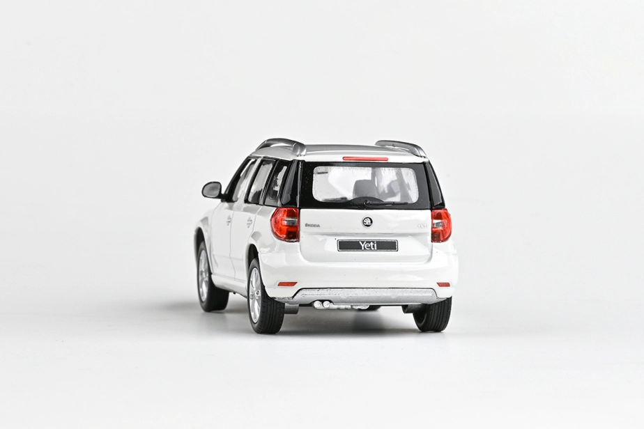 Abrex Škoda Yeti FL (2013) 1:43 – Biela Candy