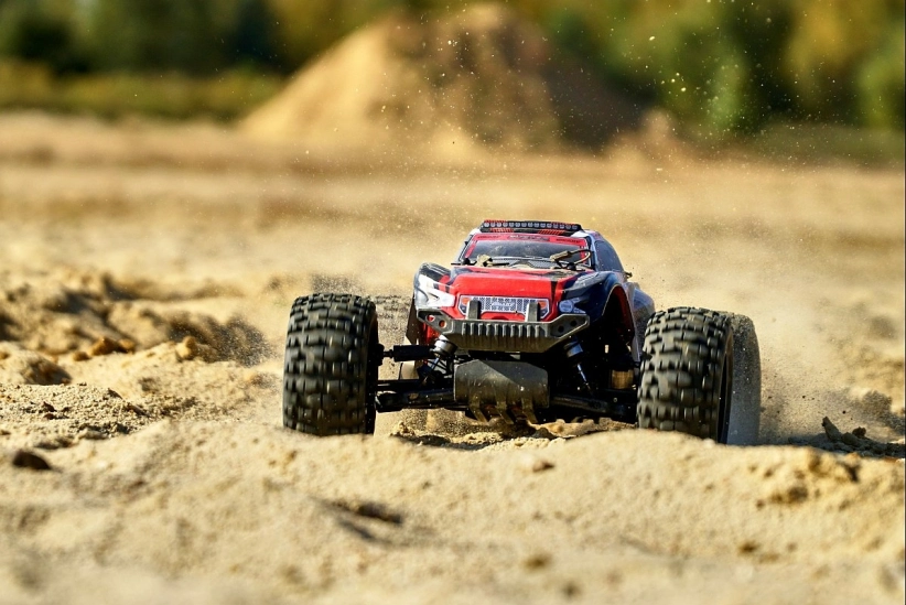 SKETER XP 4S – 1/10 Monster Truck 4WD - RTR – Brushless Power 4S
