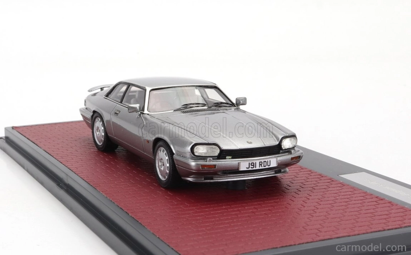 Matrix modely v mierke 1:43 Jaguar Xjr-s 1993 Silver