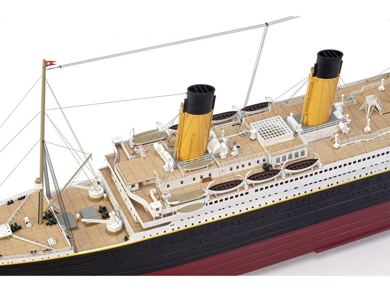 AMATI R.M.S. Titanic 1:250 (verzia 2025)
