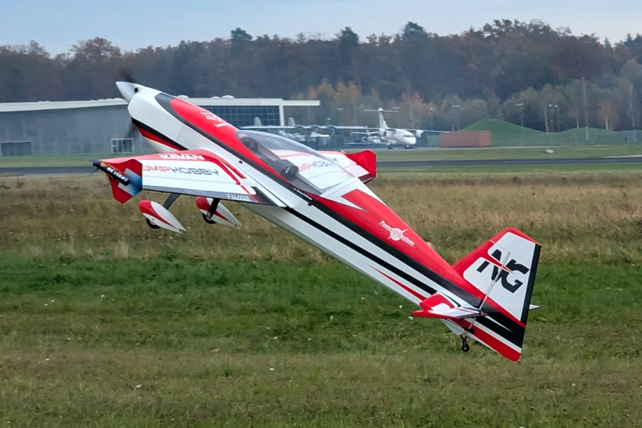 104" Extra NG ARF - žlutá 2,64m