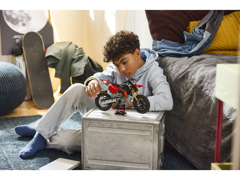 LEGO Technic – Motocykel Ducati Desmo450 MX Factory