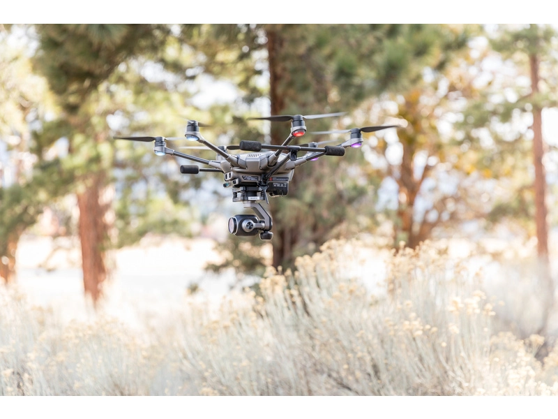 Yuneec Typhoon H Plus s Intel RealSense, batoh