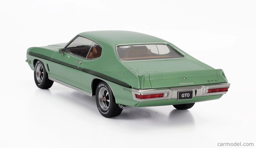 Pontiac Le Mans Gto 1972 v mierke 1:18, svetlozelená farba