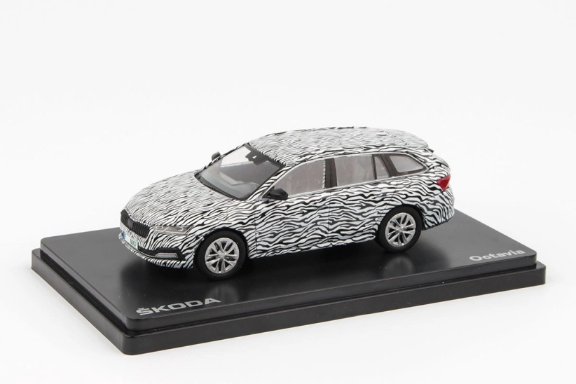 Abrex Škoda Octavia IV Combi (2020) 1:43 - Maskovaný Prototyp