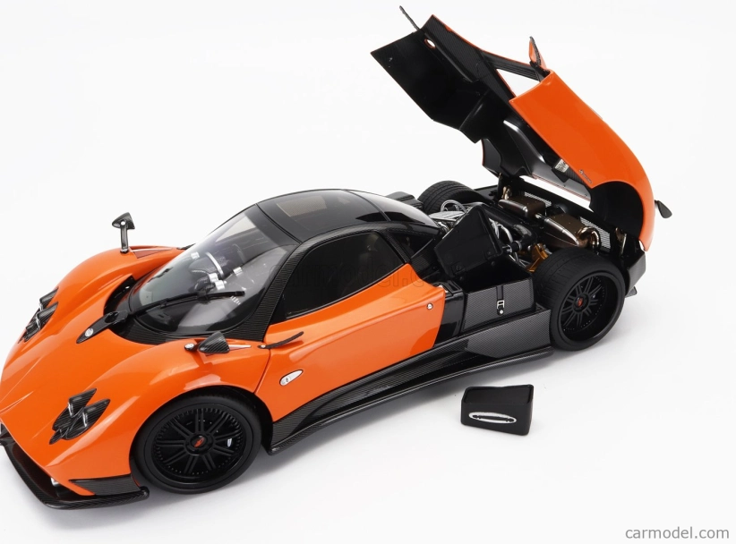 Takmer skutočný Pagani Zonda F 2005 1:18 Orange