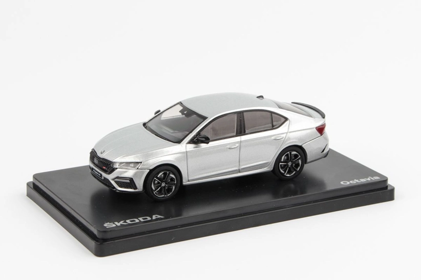 Abrex Škoda Octavia IV RS (2020) 1:43 – strieborná brilliant metalíza