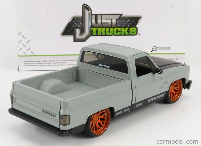 Jada Chevrolet C-10 Pick-up Toyo Tires 1985 1:24 Matná Šedá Černá