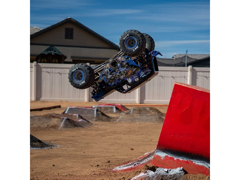 RC auto Losi LMT Monster Truck 2.0 1:8 4WD RTR Grave Digger