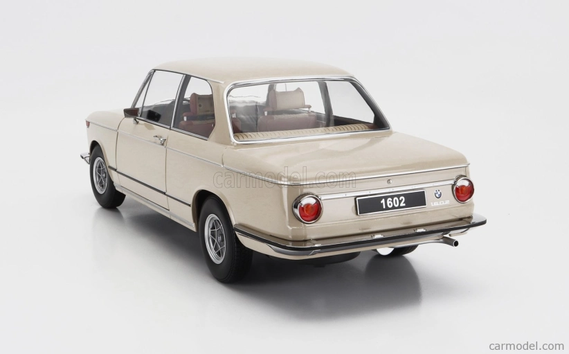 BMW 1602 radu 1 1971 v mierke 1:12 béžová
