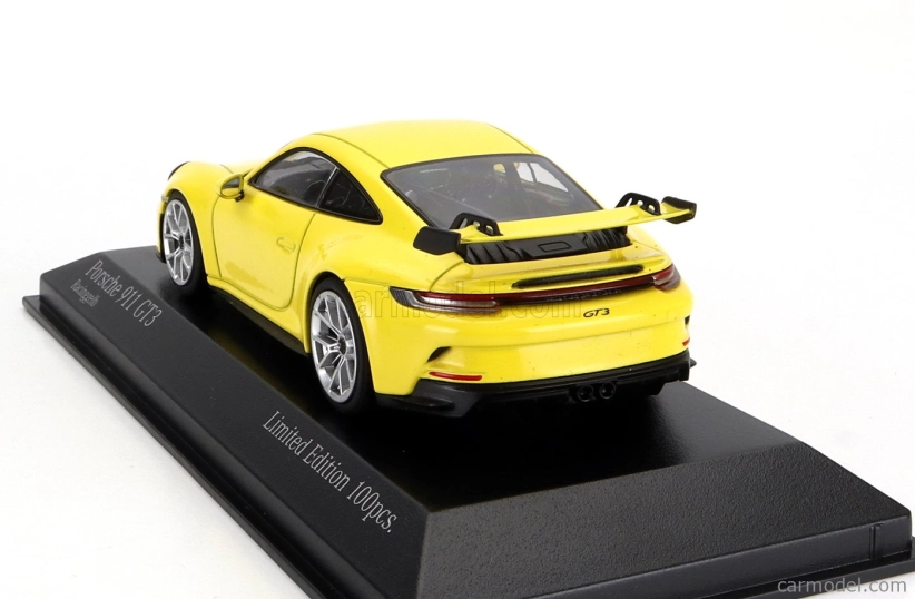 Minichamps Porsche 911 992 Gt3 Coupe 2020 - Silver Rims 1:43 Žlutá