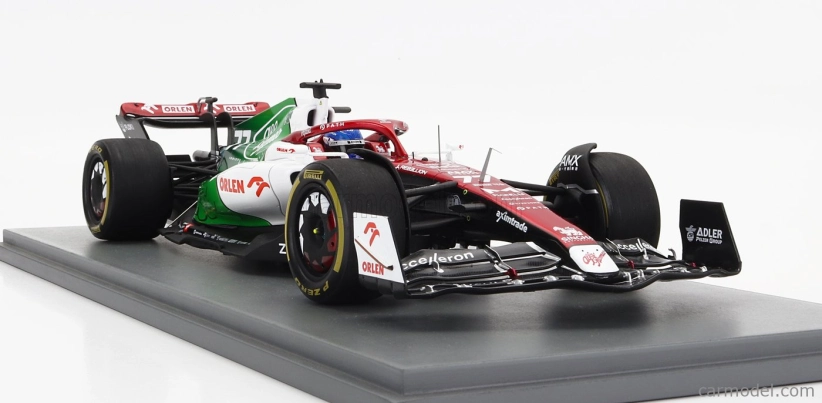 Spark-model Alfa romeo F1  C42 Team Orlen Racing N 77 Azerbaijan Gp 2022 Valtteri Bottas - Con Vetrina - With Showcase - Special Box 1:18 Bílá Červená Zelená