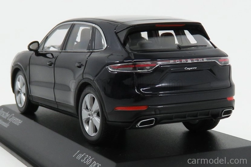 Minichamps Porsche Cayenne 2017 1:43 Blue Met